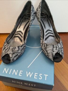 Nine West Women's Black & White Peep-Toe Pumps